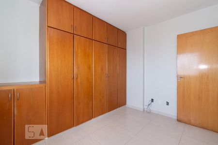 Apartamento para alugar com 139m², 4 quartos e 2 vagas Apartamento para alugar com 139m², 4 quartos e 2 vagasQuarto 2