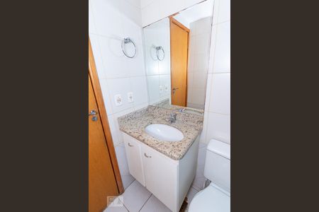 Apartamento para alugar com 139m², 4 quartos e 2 vagas Apartamento para alugar com 139m², 4 quartos e 2 vagasDetalhe do Banheiro Social