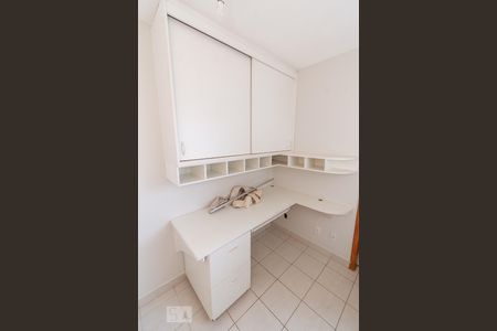 Apartamento para alugar com 139m², 4 quartos e 2 vagas Apartamento para alugar com 139m², 4 quartos e 2 vagasDetalhe Quarto suite de Serviço