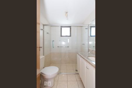 Apartamento para alugar com 139m², 4 quartos e 2 vagas Apartamento para alugar com 139m², 4 quartos e 2 vagasBanheiro da suite 1