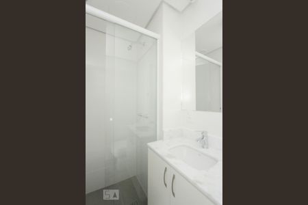 BANHEIRO de apartamento para alugar com 2 quartos, 66m² em Rio Branco, Porto Alegre