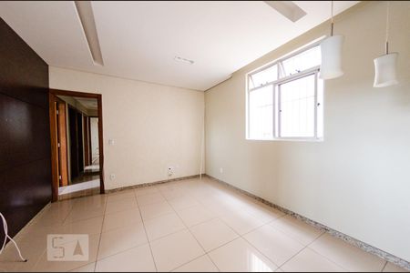 Sala de apartamento para alugar com 3 quartos, 70m² em Renascença, Belo Horizonte