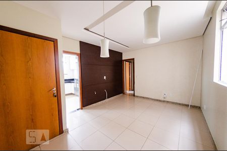 Sala de apartamento para alugar com 3 quartos, 70m² em Renascença, Belo Horizonte