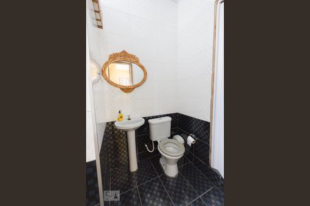 Casa à venda com 200m², 3 quartos e 2 vagas Casa à venda com 200m², 3 quartos e 2 vagasBanheiro - Terraço