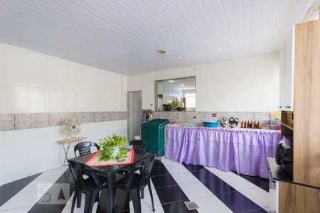 Casa à venda com 200m², 3 quartos e 2 vagas Casa à venda com 200m², 3 quartos e 2 vagasÁrea de Serviço