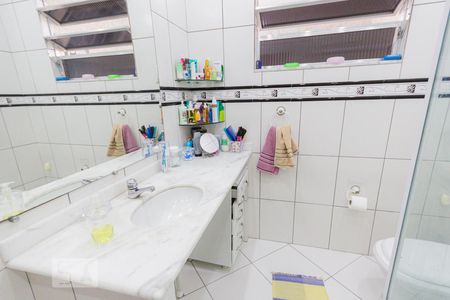 Casa à venda com 200m², 3 quartos e 2 vagas Casa à venda com 200m², 3 quartos e 2 vagasBanheiro Social