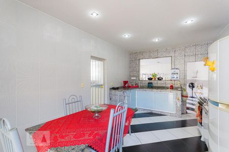 Casa à venda com 200m², 3 quartos e 2 vagas Casa à venda com 200m², 3 quartos e 2 vagasCozinha e Copa