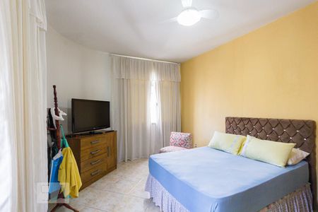 Casa à venda com 200m², 3 quartos e 2 vagas Casa à venda com 200m², 3 quartos e 2 vagasQuarto 3