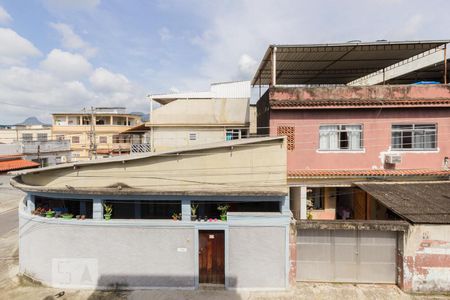 Casa à venda com 200m², 3 quartos e 2 vagas Casa à venda com 200m², 3 quartos e 2 vagasVista