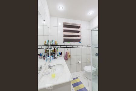 Casa à venda com 200m², 3 quartos e 2 vagas Casa à venda com 200m², 3 quartos e 2 vagasBanheiro Social