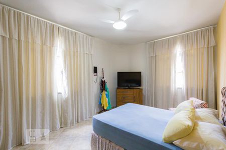 Casa à venda com 200m², 3 quartos e 2 vagas Casa à venda com 200m², 3 quartos e 2 vagasQuarto 3