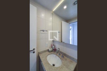 Apartamento para alugar com 71m², 2 quartos e 2 vagas Apartamento para alugar com 71m², 2 quartos e 2 vagasBanheiro