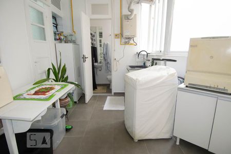 Apartamento à venda com 160m², 3 quartos e 1 vagaÁrea de Serviço