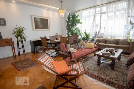 Apartamento à venda com 160m², 3 quartos e 1 vagaSala