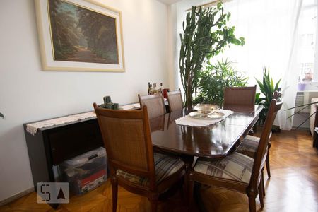 Apartamento à venda com 160m², 3 quartos e 1 vagaSala