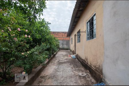 Casa à venda com 420m², 3 quartos e 2 vagasCasa de fundo