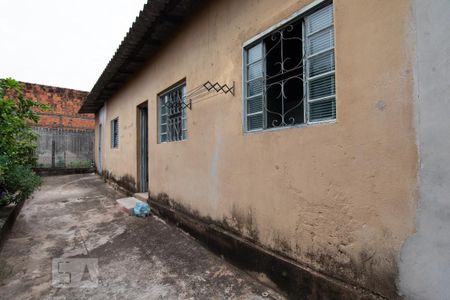 Casa à venda com 420m², 3 quartos e 2 vagasCasa de fundo