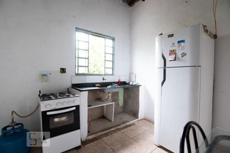 Casa à venda com 420m², 3 quartos e 2 vagasCasa de fundo - Cozinha
