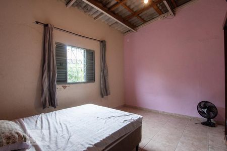 Casa à venda com 420m², 3 quartos e 2 vagasCasa de fundo - Quarto