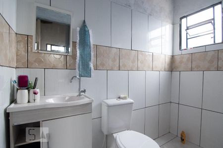 Casa à venda com 420m², 3 quartos e 2 vagasCasa de fundo - Banheiro