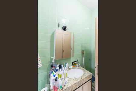 Casa à venda com 260m², 4 quartos e 8 vagas Casa à venda com 260m², 4 quartos e 8 vagasBanheiro Social