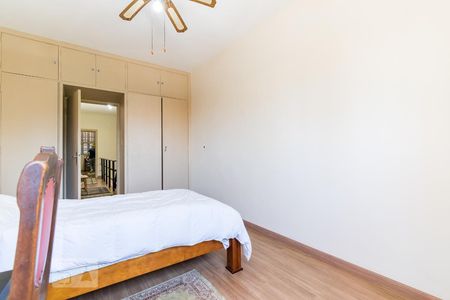 Casa à venda com 260m², 4 quartos e 8 vagas Casa à venda com 260m², 4 quartos e 8 vagasQuarto 2
