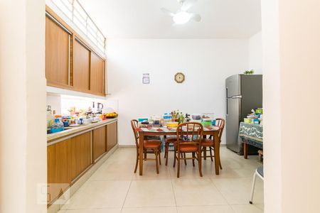 Casa à venda com 260m², 4 quartos e 8 vagas Casa à venda com 260m², 4 quartos e 8 vagasCozinha