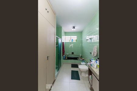 Casa à venda com 260m², 4 quartos e 8 vagas Casa à venda com 260m², 4 quartos e 8 vagasBanheiro Social