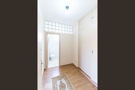 Casa à venda com 260m², 4 quartos e 8 vagas Casa à venda com 260m², 4 quartos e 8 vagasCloset da Suíte