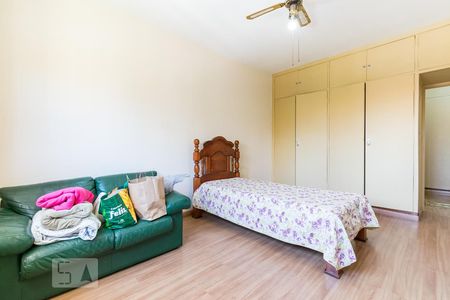 Casa à venda com 260m², 4 quartos e 8 vagas Casa à venda com 260m², 4 quartos e 8 vagasSuíte