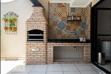 Casa à venda com 300m², 3 quartos e 5 vagasQUINTAL FUNDOS