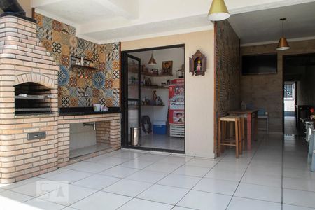 Casa à venda com 300m², 3 quartos e 5 vagasQUINTAL FUNDOS