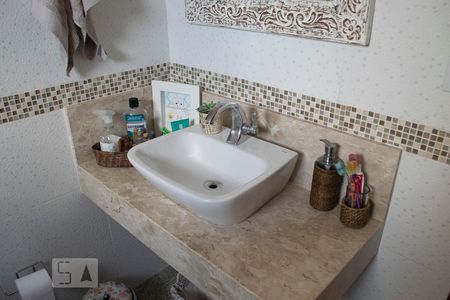 Casa à venda com 300m², 3 quartos e 5 vagasBANHEIRO SUITE 1