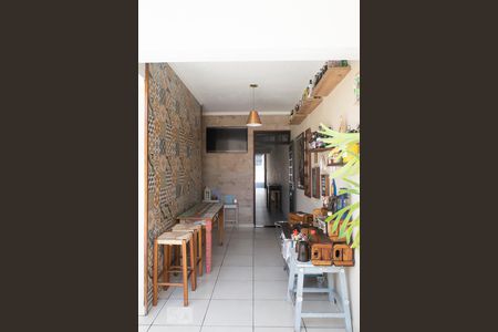 Casa à venda com 300m², 3 quartos e 5 vagasQUINTAL FUNDOS