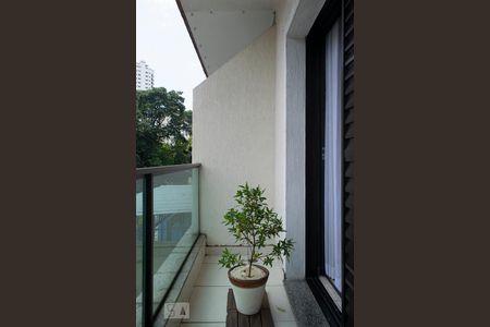 Casa à venda com 300m², 3 quartos e 5 vagasSACADA QUARTO 3 SUITE