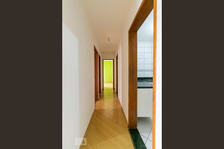 Corredor de apartamento à venda com 3 quartos, 77m² em Vila Carlos de Campos, São Paulo