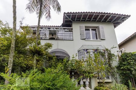 Casa à venda com 362m², 4 quartos e 2 vagasJardim - Fachada