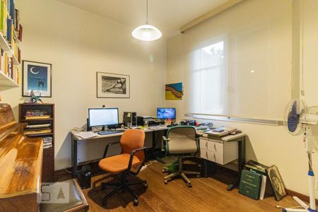 Casa à venda com 362m², 4 quartos e 2 vagasQuarto 1