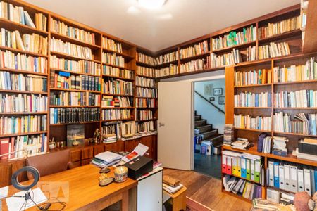 Casa à venda com 362m², 4 quartos e 2 vagasEscritório