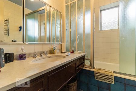 Casa à venda com 362m², 4 quartos e 2 vagasBanheiro Social