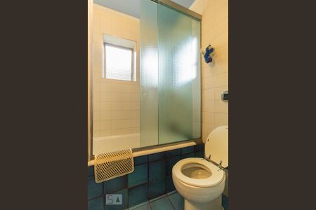 Casa à venda com 362m², 4 quartos e 2 vagasBanheiro Social - Box de Vidro