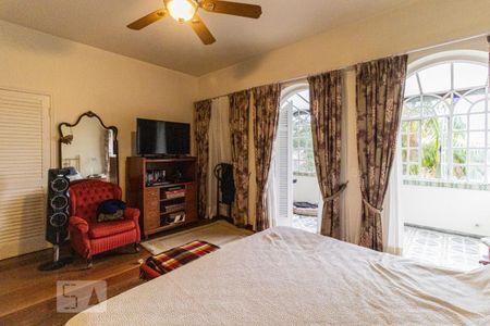 Casa à venda com 362m², 4 quartos e 2 vagasSuíte 2