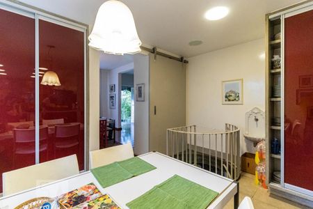 Casa à venda com 362m², 4 quartos e 2 vagasCopa