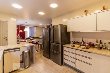 Casa à venda com 362m², 4 quartos e 2 vagasCozinha