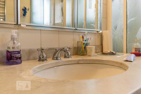 Casa à venda com 362m², 4 quartos e 2 vagasBanheiro Social - Pia