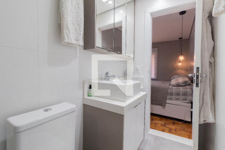 Apartamento à venda com 65m², 2 quartos e 1 vaga Apartamento à venda com 65m², 2 quartos e 1 vagaBanheiro da suíte