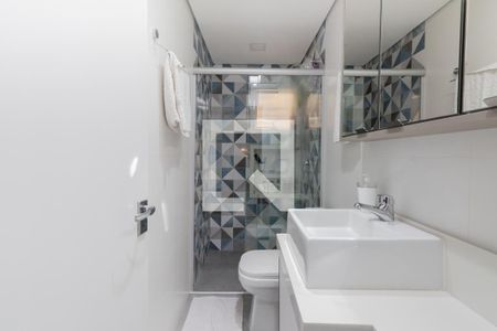 Apartamento à venda com 65m², 2 quartos e 1 vaga Apartamento à venda com 65m², 2 quartos e 1 vagaBanheiro da suíte