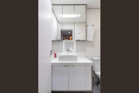 Apartamento à venda com 65m², 2 quartos e 1 vaga Apartamento à venda com 65m², 2 quartos e 1 vagaBanheiro social