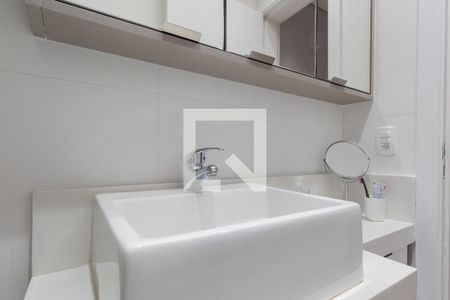 Apartamento à venda com 65m², 2 quartos e 1 vaga Apartamento à venda com 65m², 2 quartos e 1 vagaBanheiro da suíte