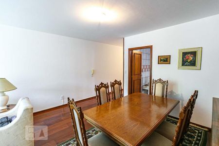 Apartamento para alugar com 218m², 3 quartos e 3 vagas Apartamento para alugar com 218m², 3 quartos e 3 vagasSala